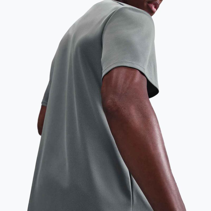 Férfi Nike Miler Dri-Fit UV smoke szürke futópóló 4