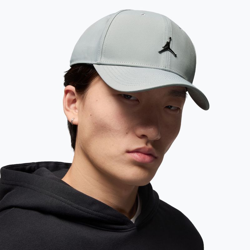 Ellenzős sapka Jordan Rise Structured Metal Jumpman light smoke grey/R511 9