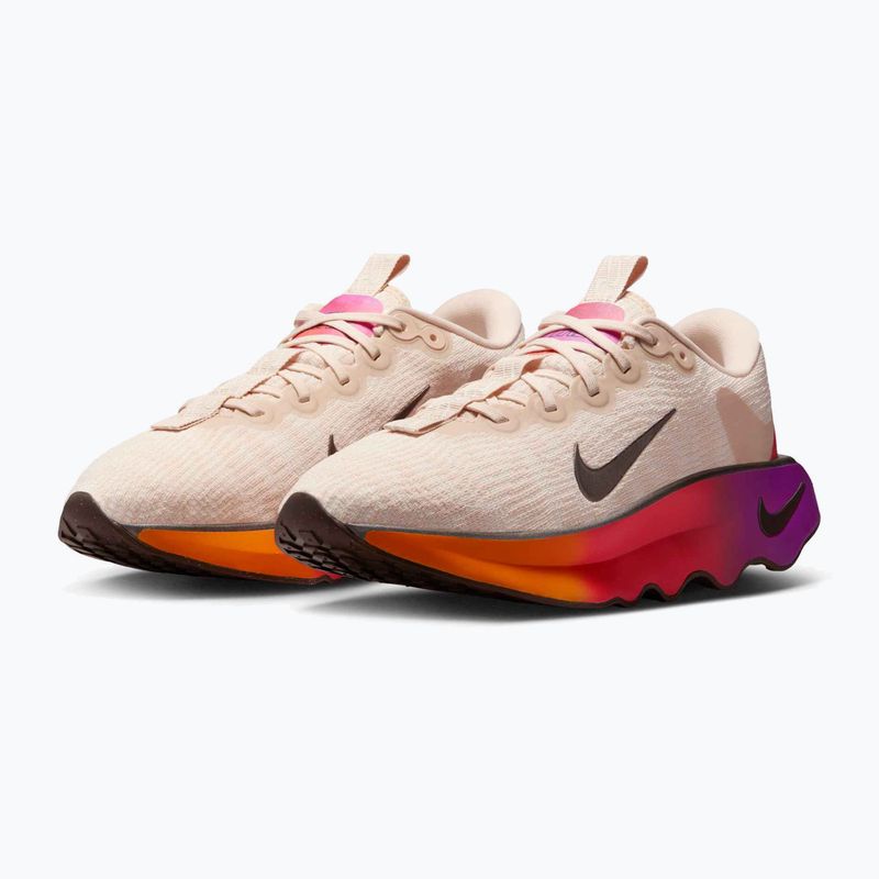 Nike Motiva SE női edzőcipő pearl white/pale ivory/vivid purple/metallic gold grain 3