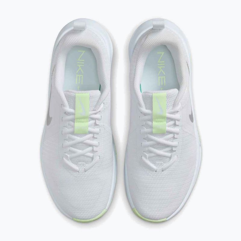 Női edzőcipő Nike MC Trainer 3 fehér/metál ezüst/barely volt 7