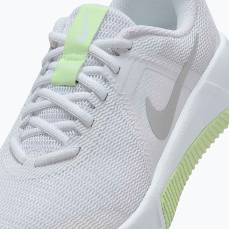 Női edzőcipő Nike MC Trainer 3 fehér/metál ezüst/barely volt 8