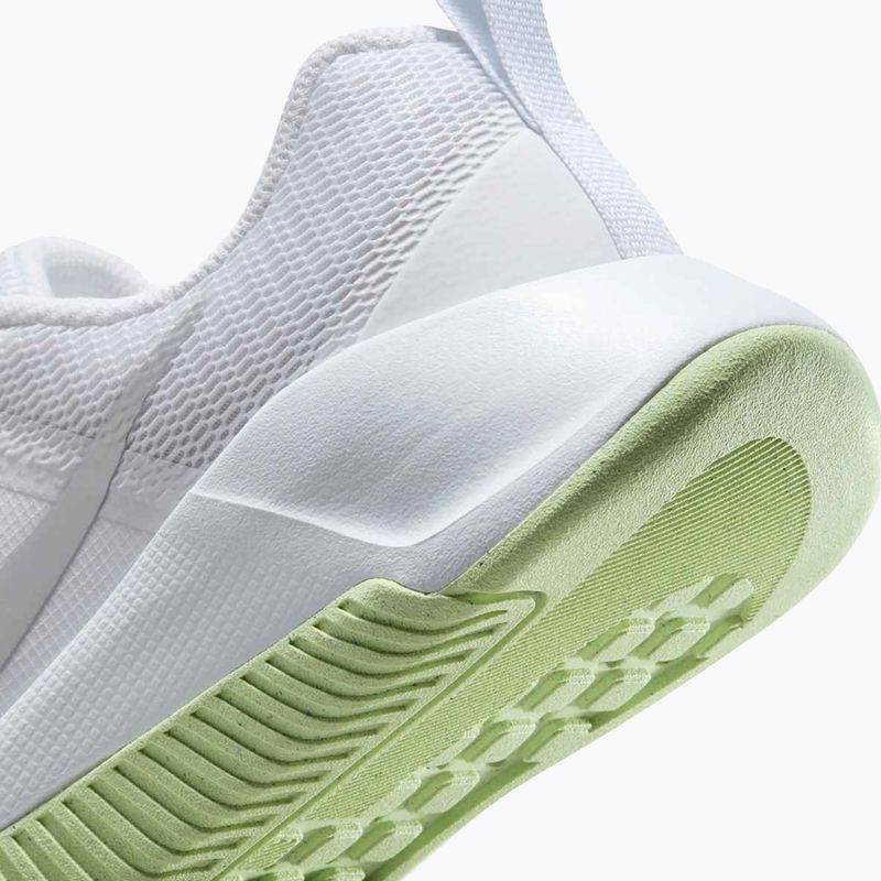 Női edzőcipő Nike MC Trainer 3 fehér/metál ezüst/barely volt 9