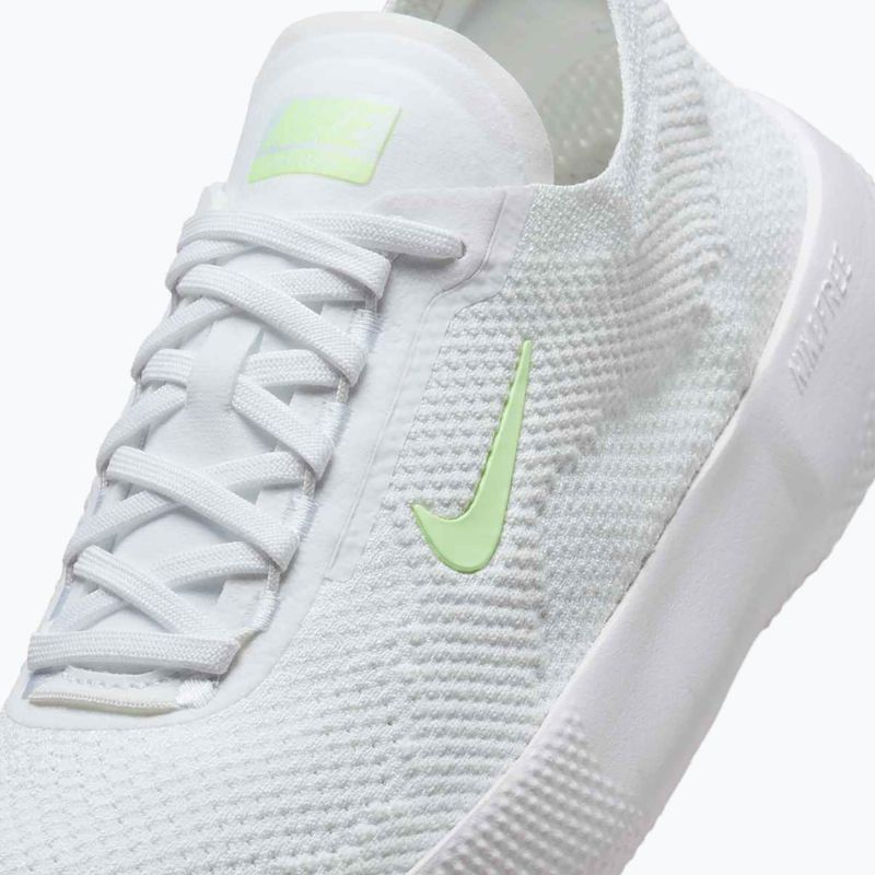 Női edzőcipő Nike Free 2025 fehér/barely volt/platina tint 8