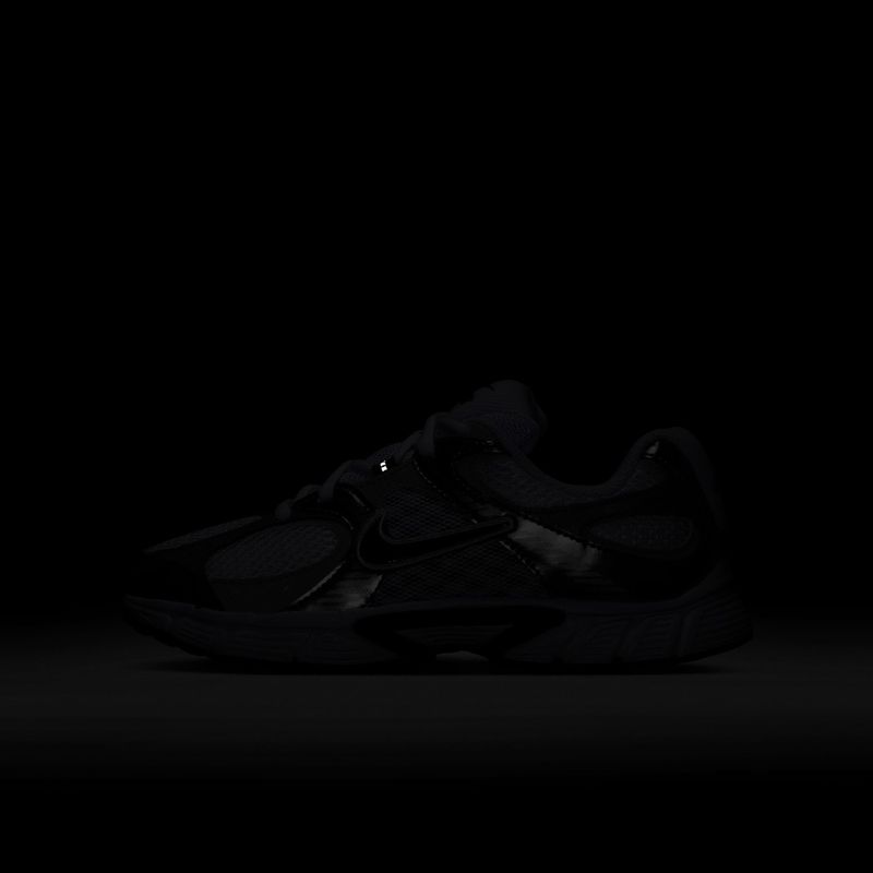 Gyerekcipők Nike V5 RNR white/vast grey/college grey/black 8