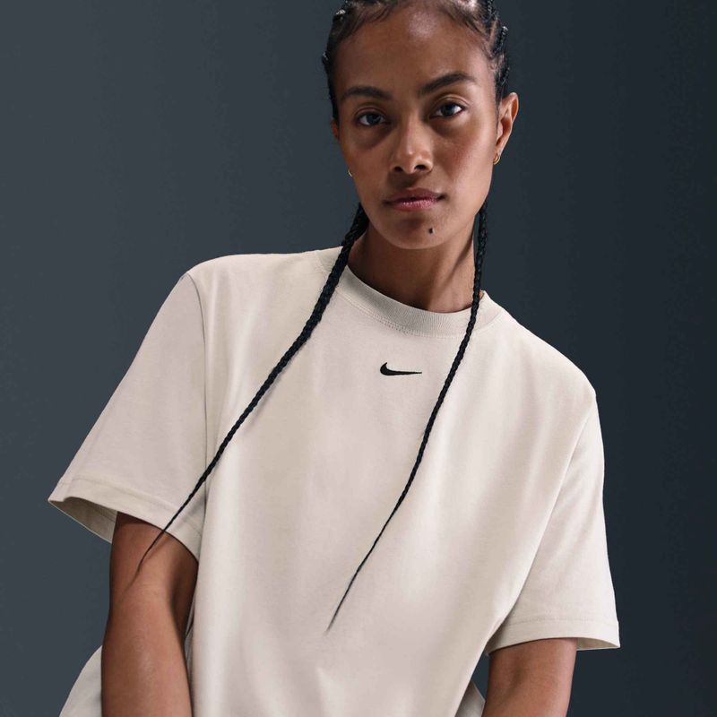 Női Nike Sportswear Essential light bone női póló 7