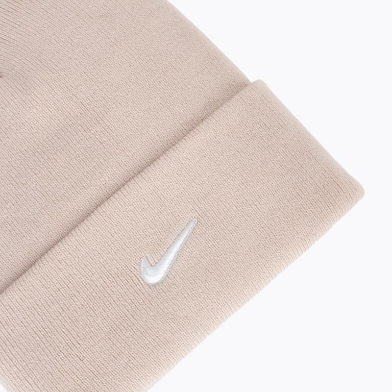 Téli sapka Nike Peak Swoosh Beanie slit red/white 3