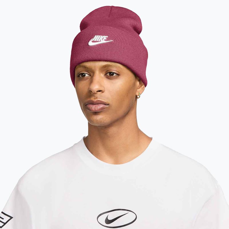 Téli sapka Nike Peak Futura Beanie sweet beet/white