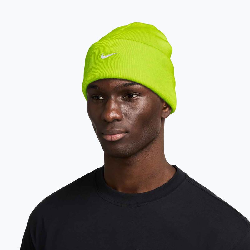 téli sapka Nike Peak Swoosh Beanie cyber/white 2