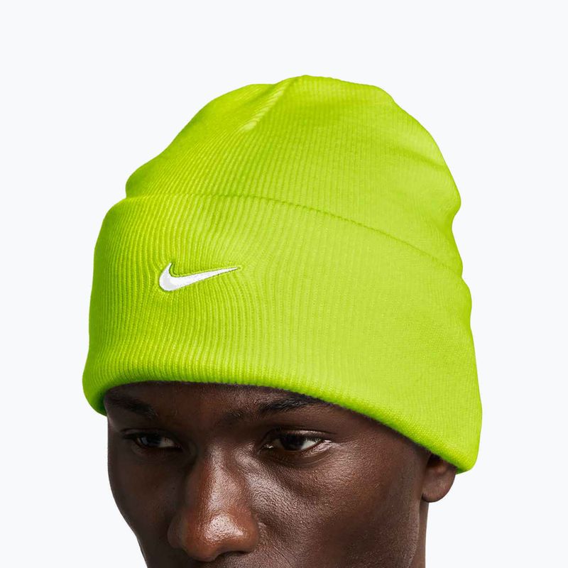 téli sapka Nike Peak Swoosh Beanie cyber/white 5