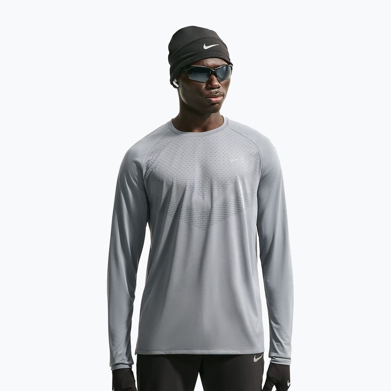 Férfi futó hosszú ujjú póló Nike Stride Dri-Fit ADV Smoke Grey