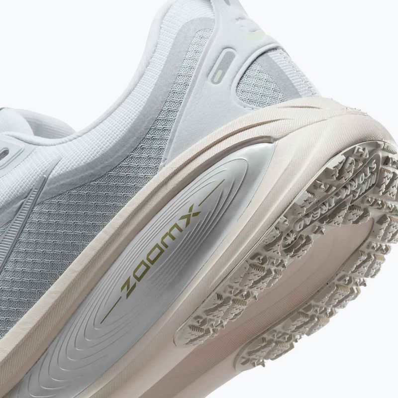 Nike Vomero 18 GORE-TEX férfi futócipő pure platinum/metallic silver 10