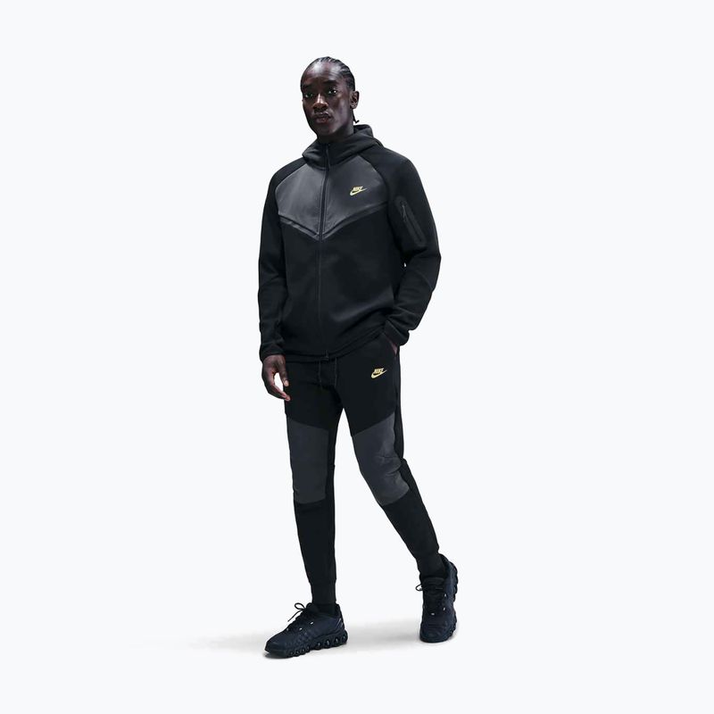 Férfi nadrág Nike Tech Joggers black/dark smoke grey/metallic gold 2