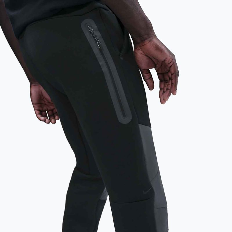 Férfi nadrág Nike Tech Joggers black/dark smoke grey/metallic gold 5