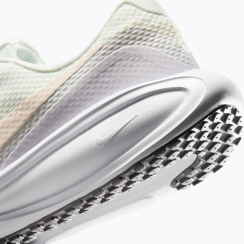 Női futócipő Nike Revolution 8 sail/white/pencil point/chalk 9