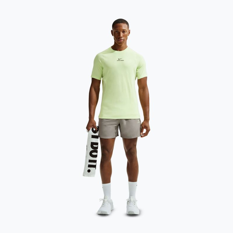 Férfi rövidnadrág Nike Pro Training Dri-Fit 6" light army/light liquid lime 2