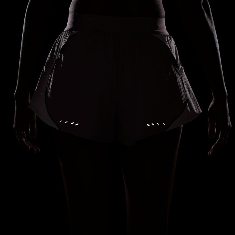 Női rövidnadrág Nike Swift UV Repel High-Waisted tattoo/light violet ore 5