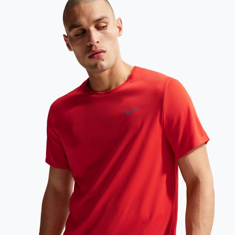 Férfi futópóló Nike Miler Dri-Fit UV light crimson 4