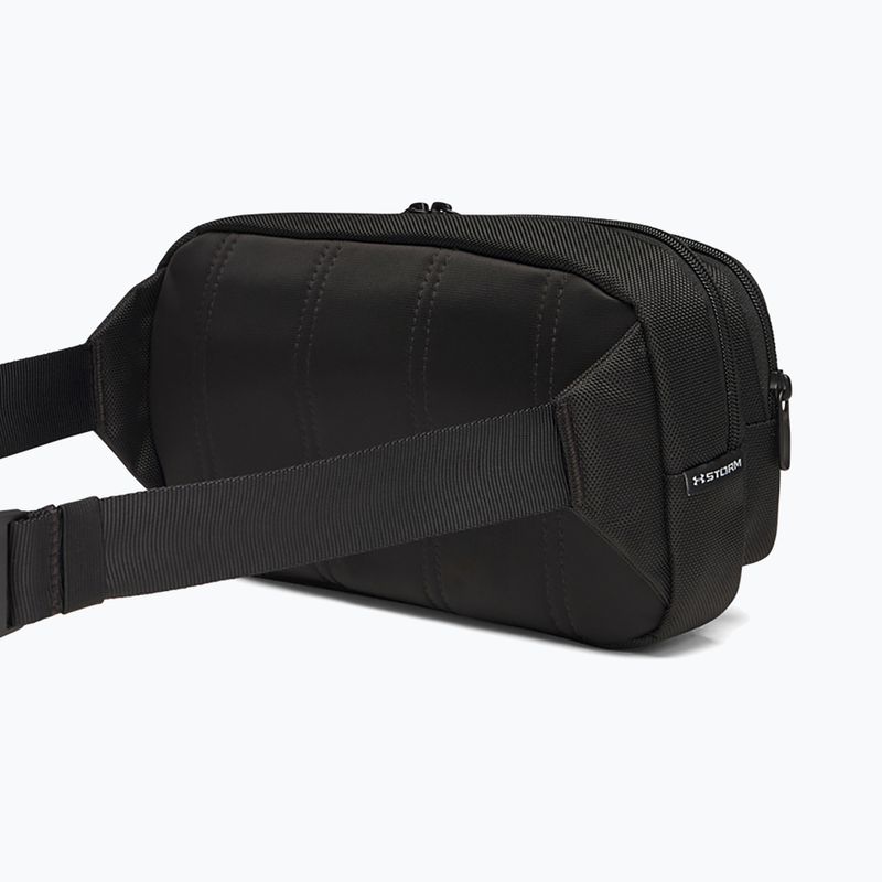 Övtáska Under Armour Triumph Crossbody black/halo gray 2