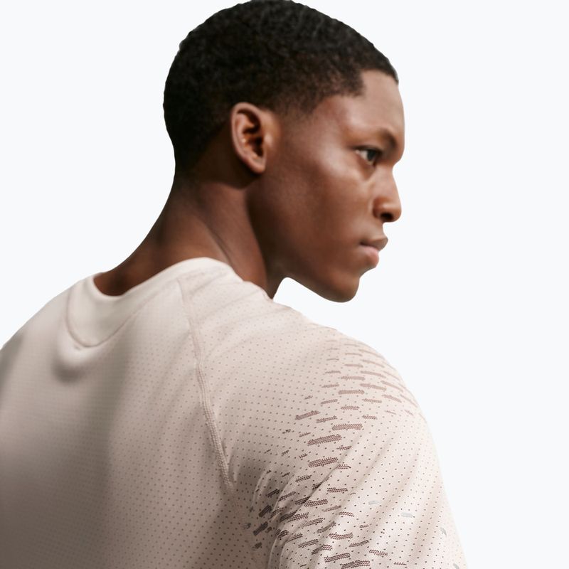 Férfi futópóló Nike Stride Dri-Fit ADV cream li/mink brown 5