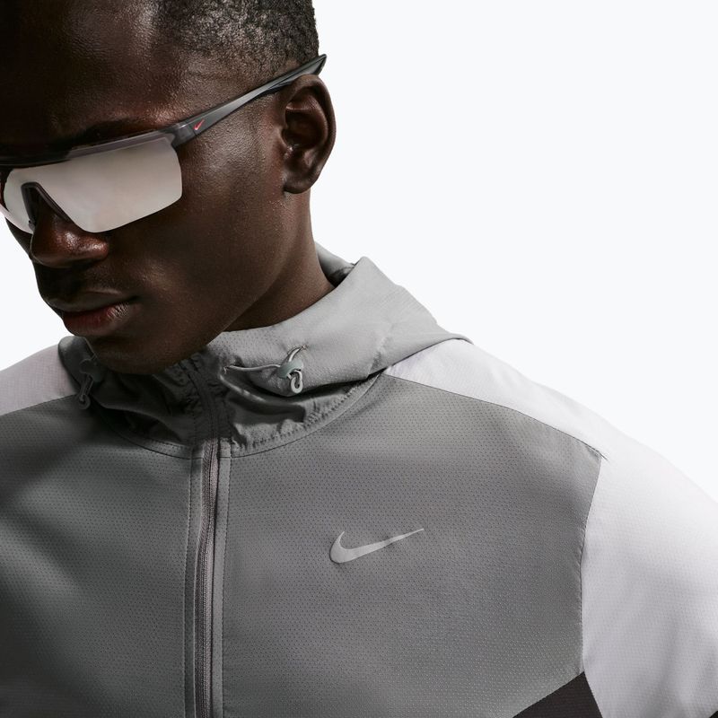 Férfi futódzseki Nike Impossibly Light Windrunner smoke grey/wolf grey/black 6