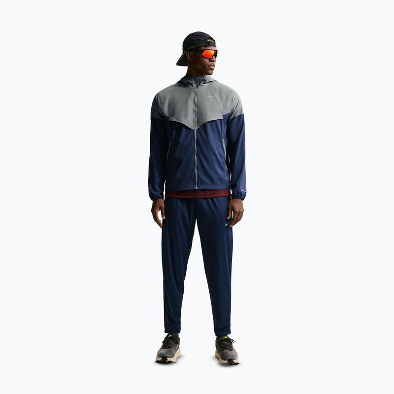 Férfi futódzseki Nike Impossibly Light Windrunner smoke grey/smoke grey/midnight navy 2