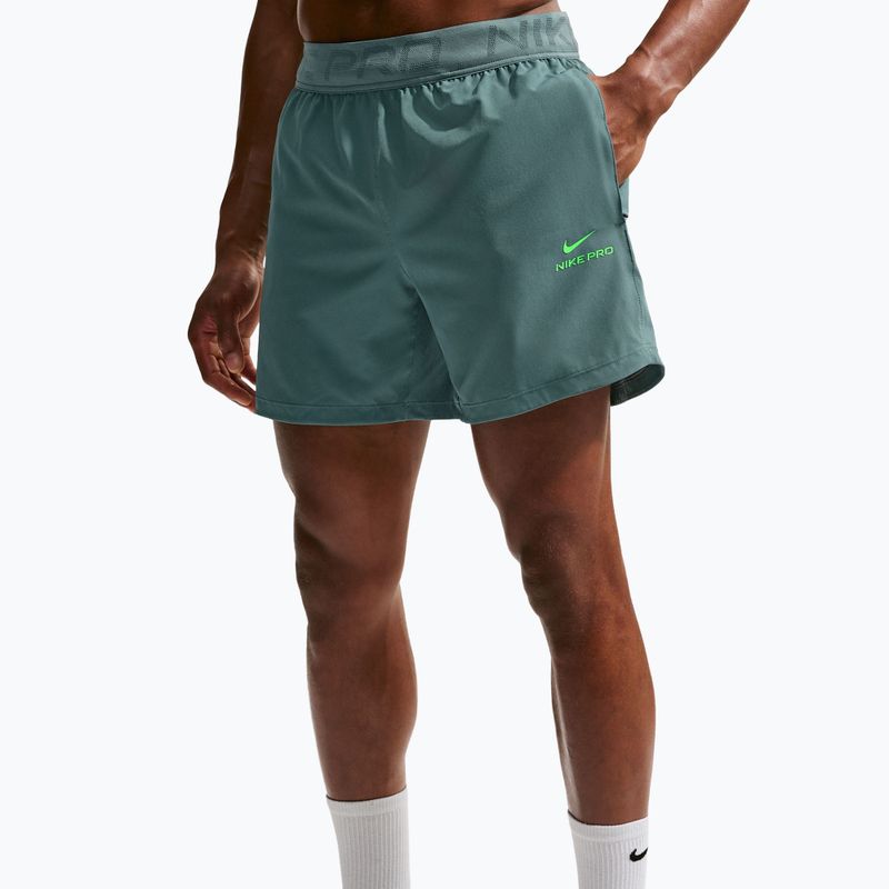 Férfi rövidnadrág Nike Pro Training Dri-Fit 6" mineral slate/green strike 4