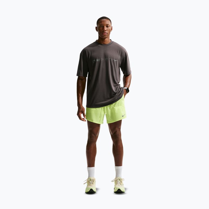 Férfi futóshort Nike Stride Dri-Fit 2in1 7" volt ice 2