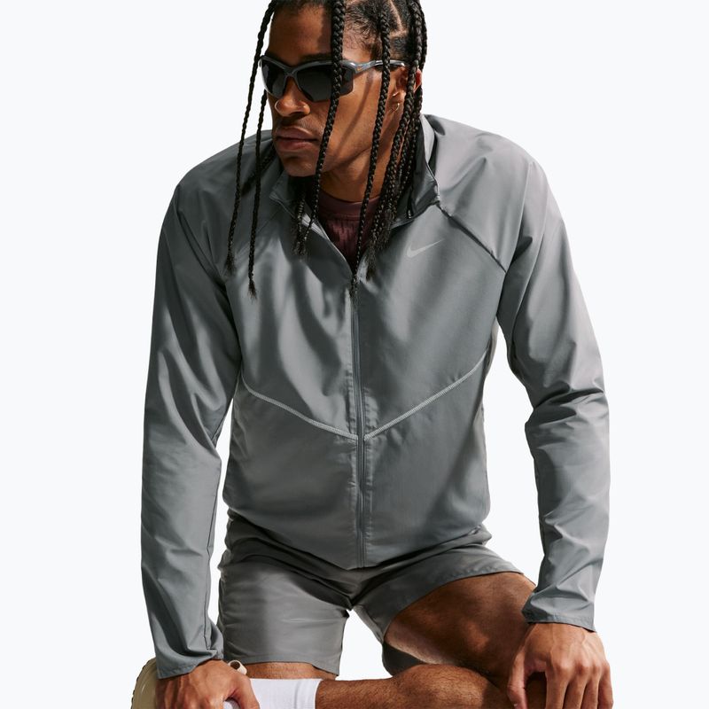 Férfi futódzseki Nike Miler Repel UV smoke grey/smoke grey 5