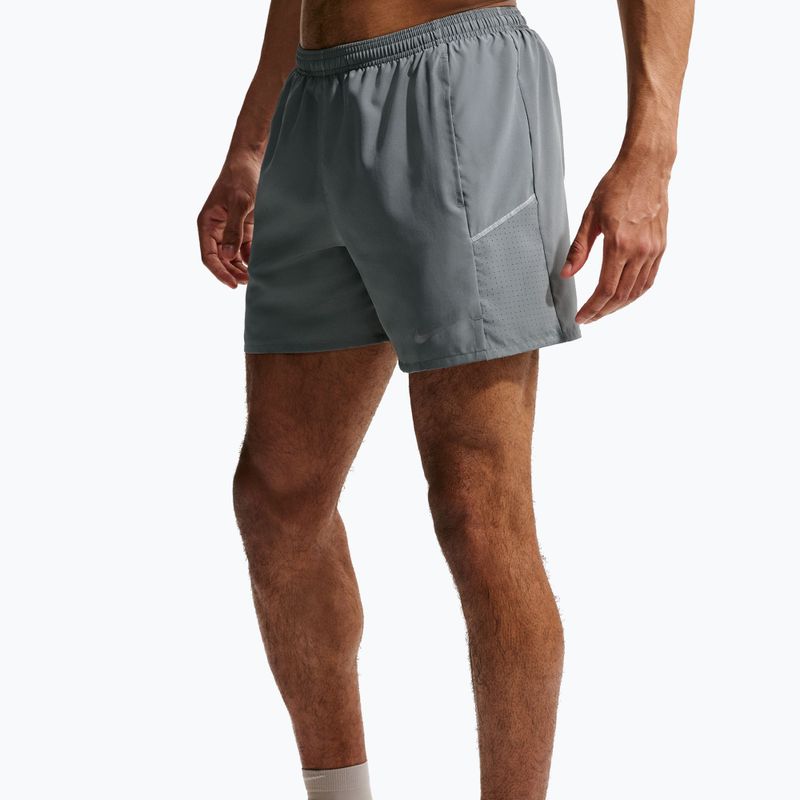 Férfi rövidnadrág Nike Miler Dri-Fit Brief Lined 5" smoke grey/smoke grey 5