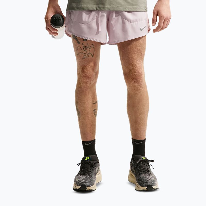 Férfi Nike Stride Dri-Fit rövidnadrág, bélelt, 5" particle rose