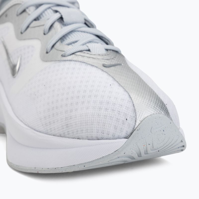 Női cipők Nike Motiva 2 white/pure platinum/metallic silver 7