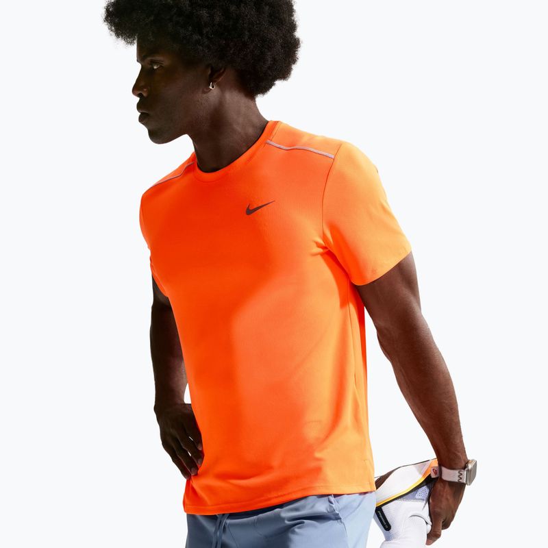 Férfi futópóló Nike Miler Dri-Fit UV total orange 5