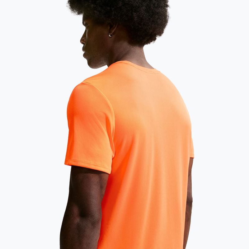 Férfi futópóló Nike Miler Dri-Fit UV total orange 6