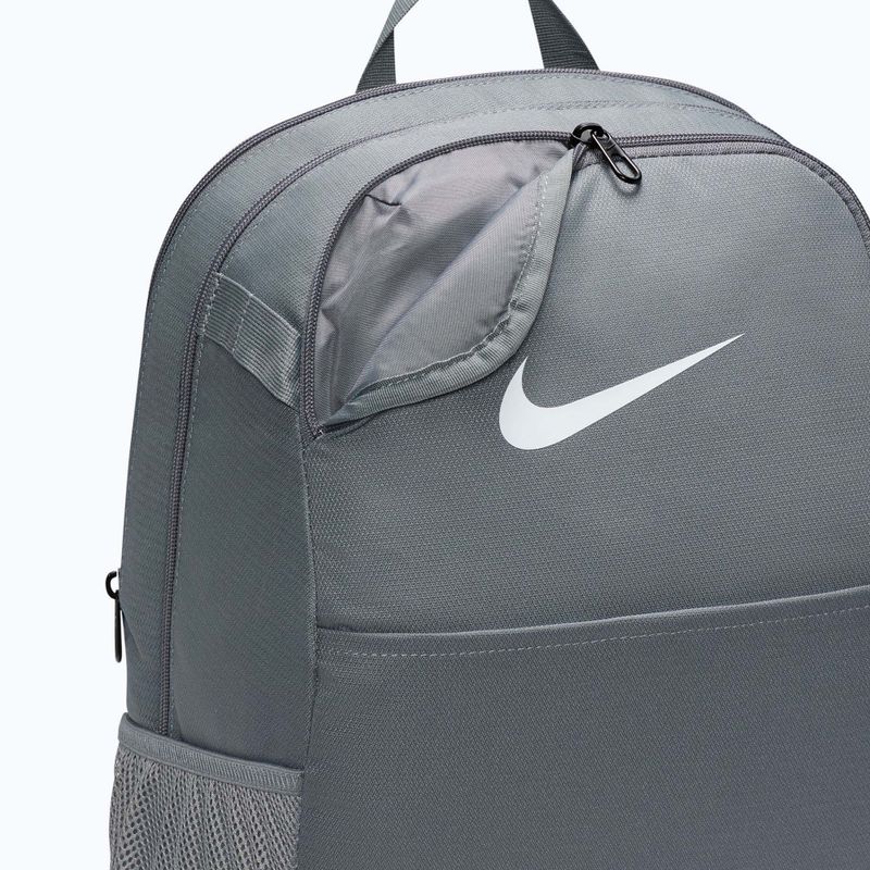 Hátizsák Nike Brasilia 24 l smoke grey/black/white 7