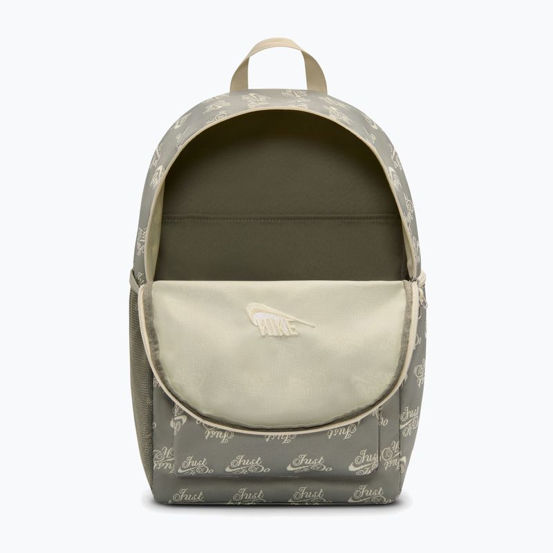 Városi hátizsák Nike Heritage 23 l light army/light khaki/light khaki 4