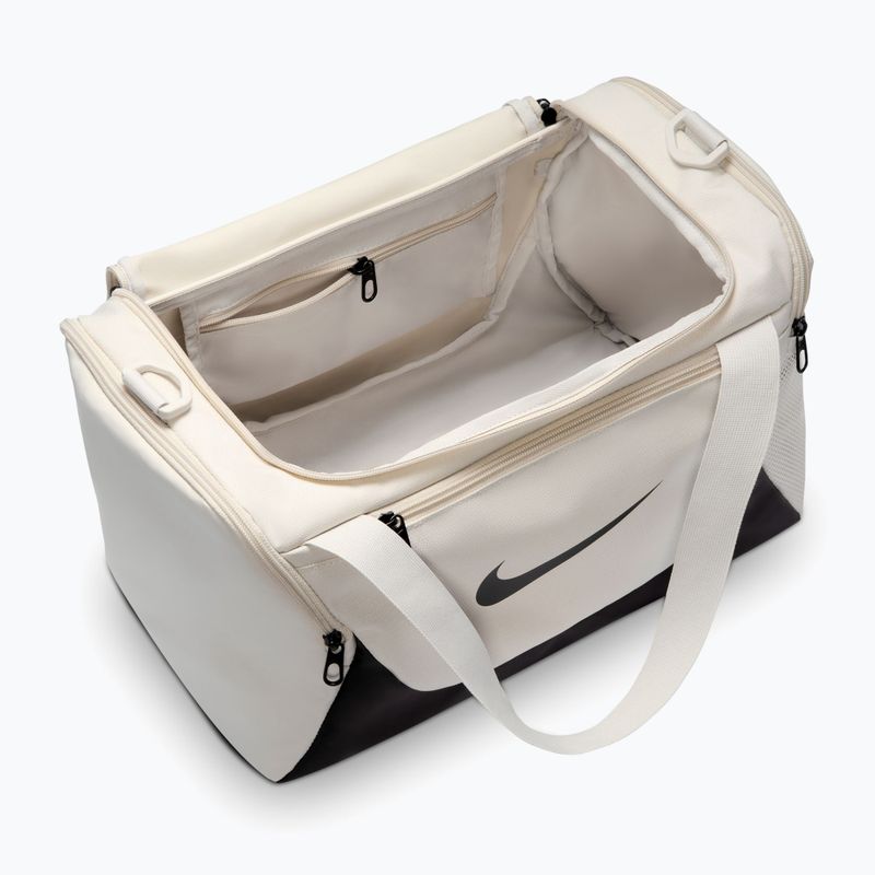 Edzőtáska Nike Brasilia Duffel Extra Small 24 l light bone/black/black 4