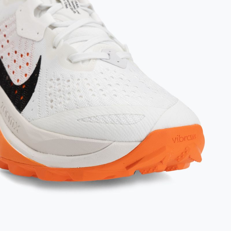 Női futócipő Nike ACG Zegama Trail summit fehér/phantom/biztonsági narancs/fekete 7