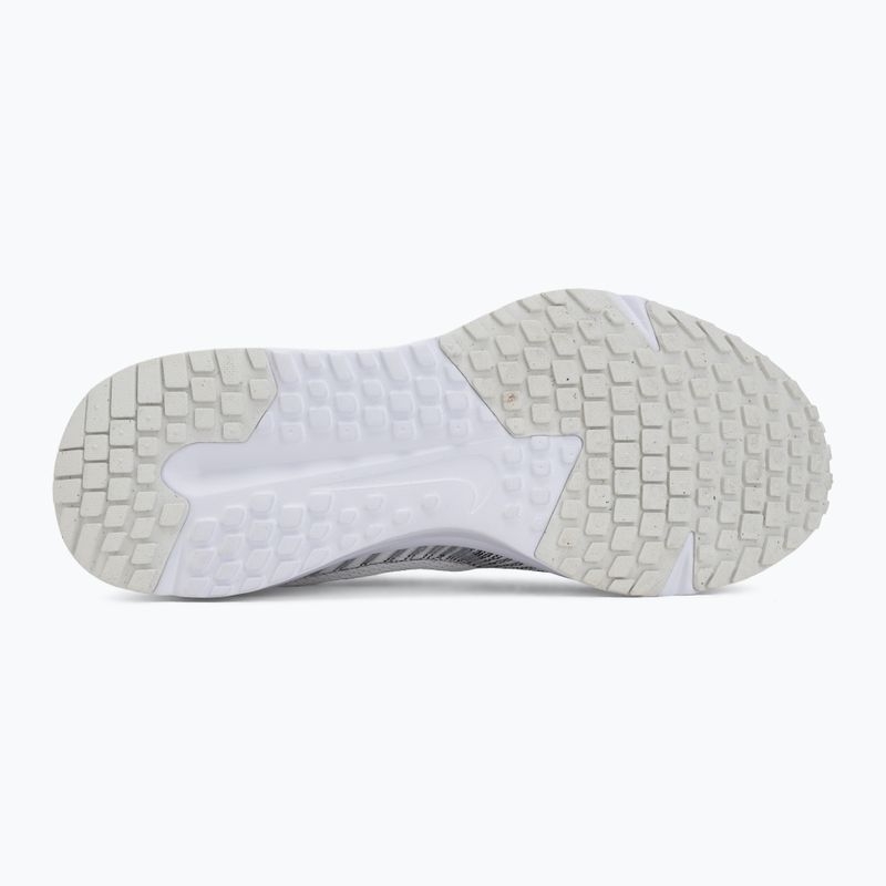 Férfi futócipő Nike Run Defy summit white/white/black/metallic silver 4