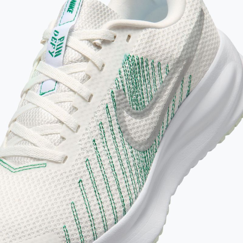 Női futócipő Nike Run Defy summit white/white/metallic silver 3