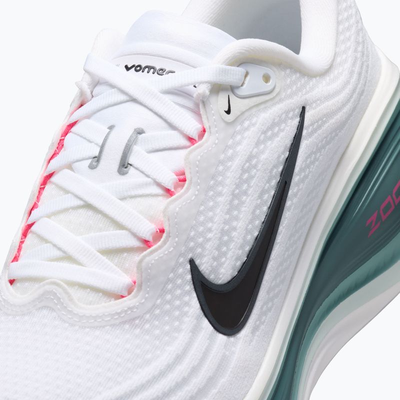 Férfi futócipő Nike Vomero Plus white/mineral slate/hyper pink/black 3
