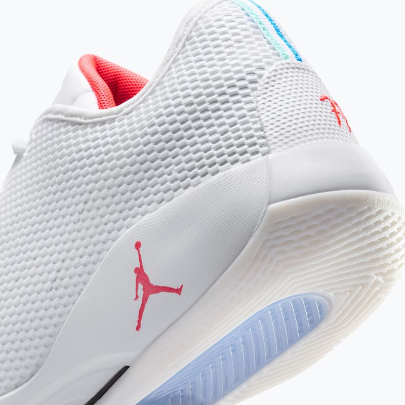 Férfi kosárlabda cipő Nike Jordan Luka 77 white/black/sail/bright crimson 5