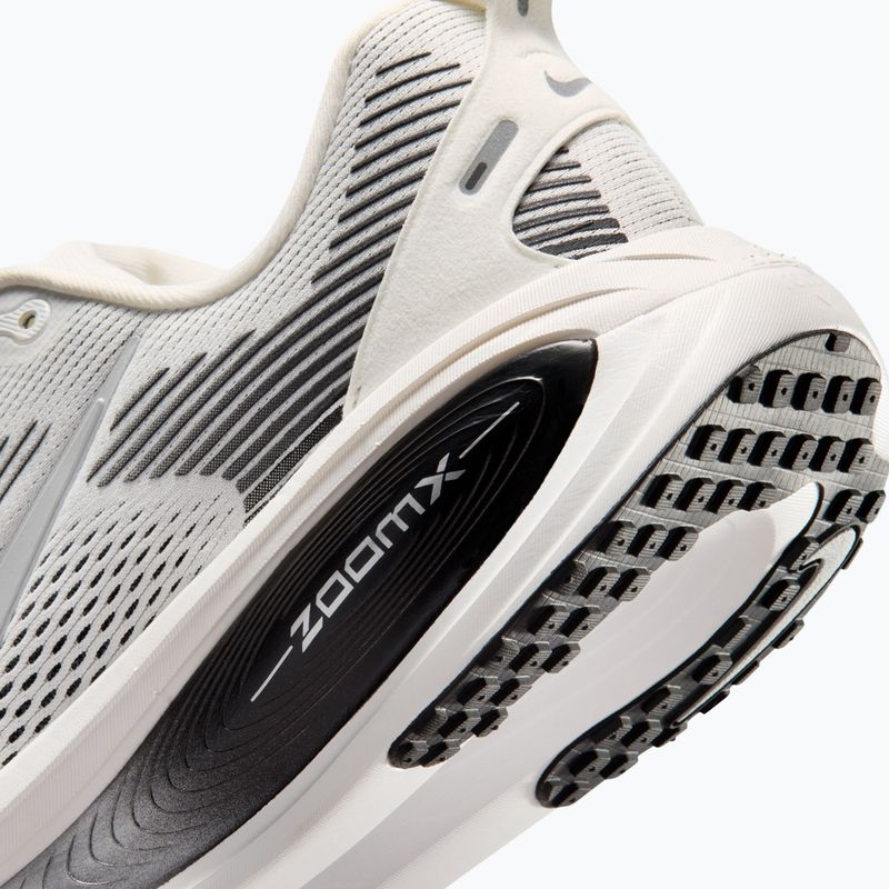 Férfi futócipők Nike Vomero 18 summit white/metallic silver-black 4