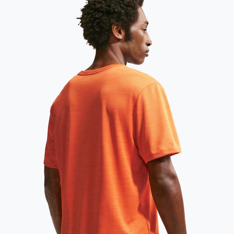 Férfi futópóló Nike Miler Dri-Fit UV safety orange 5