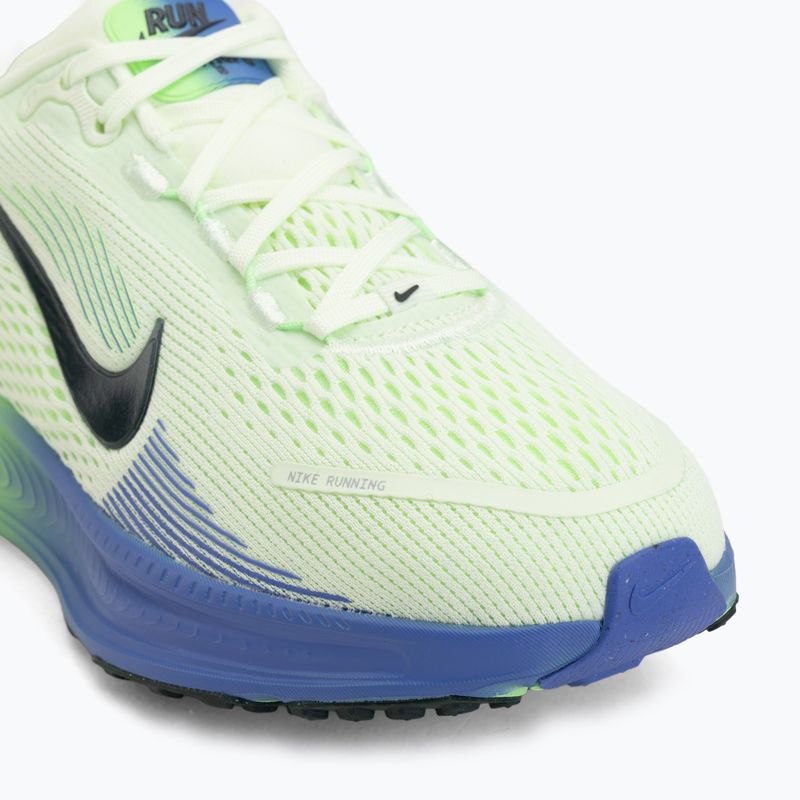Nike Vomero futócipő 18 volt tint/black spruce 7