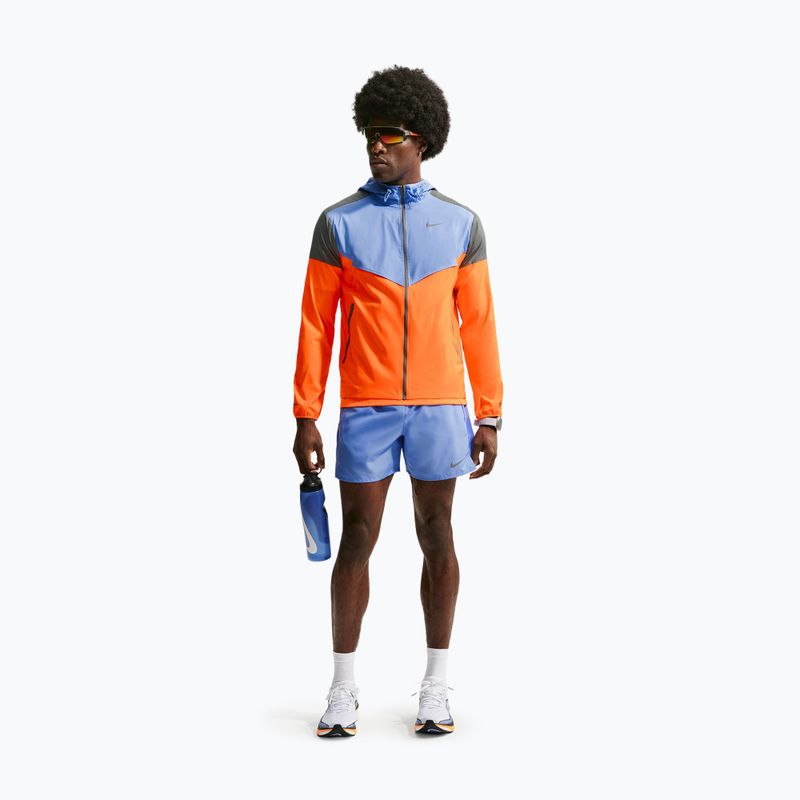 Férfi futódzseki Nike Impossibly Light Windrunner total orange/royal pulse/smoke grey 2