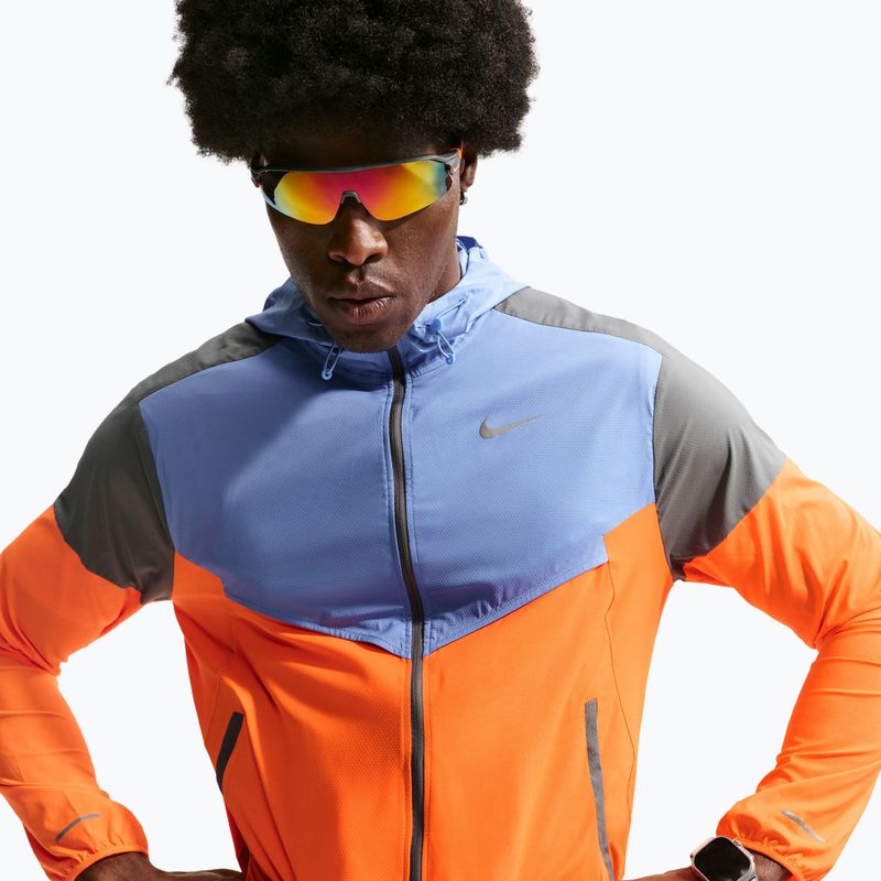 Férfi futódzseki Nike Impossibly Light Windrunner total orange/royal pulse/smoke grey 5