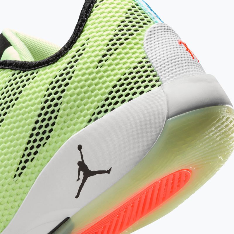 Férfi kosárlabda cipő Jordan Luka 77 barely volt/black/white/infrared 23 7