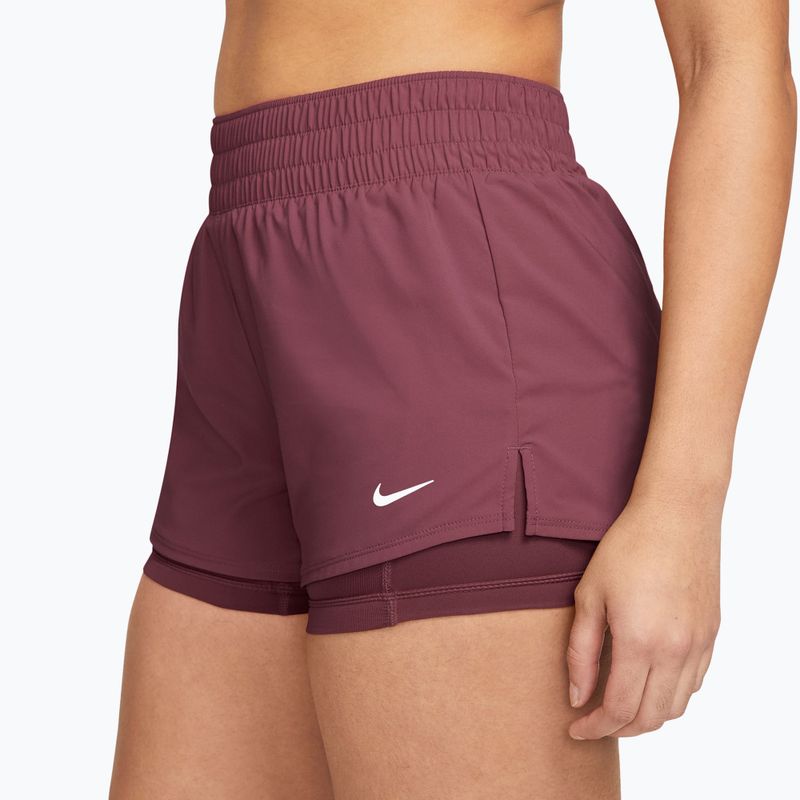 Női edző rövidnadrág Nike One pink smoke/white 3