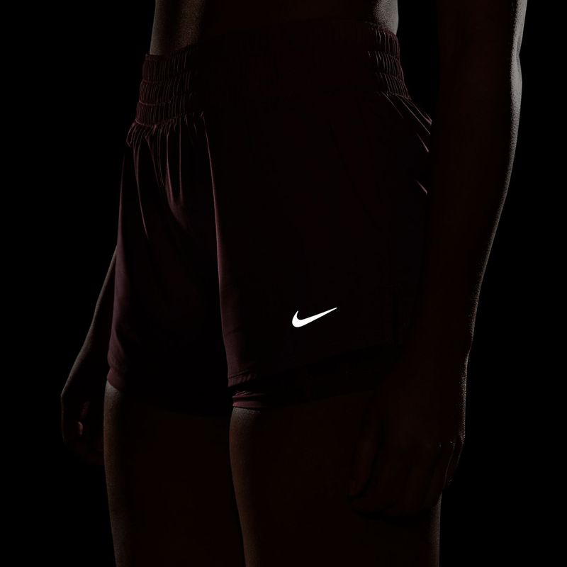 Női edző rövidnadrág Nike One pink smoke/white 5