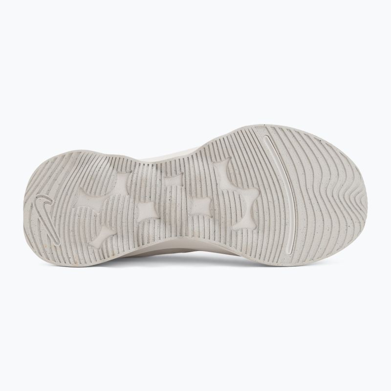 Női cipők Nike Motiva 2 summit white/phantom/metallic silver 4